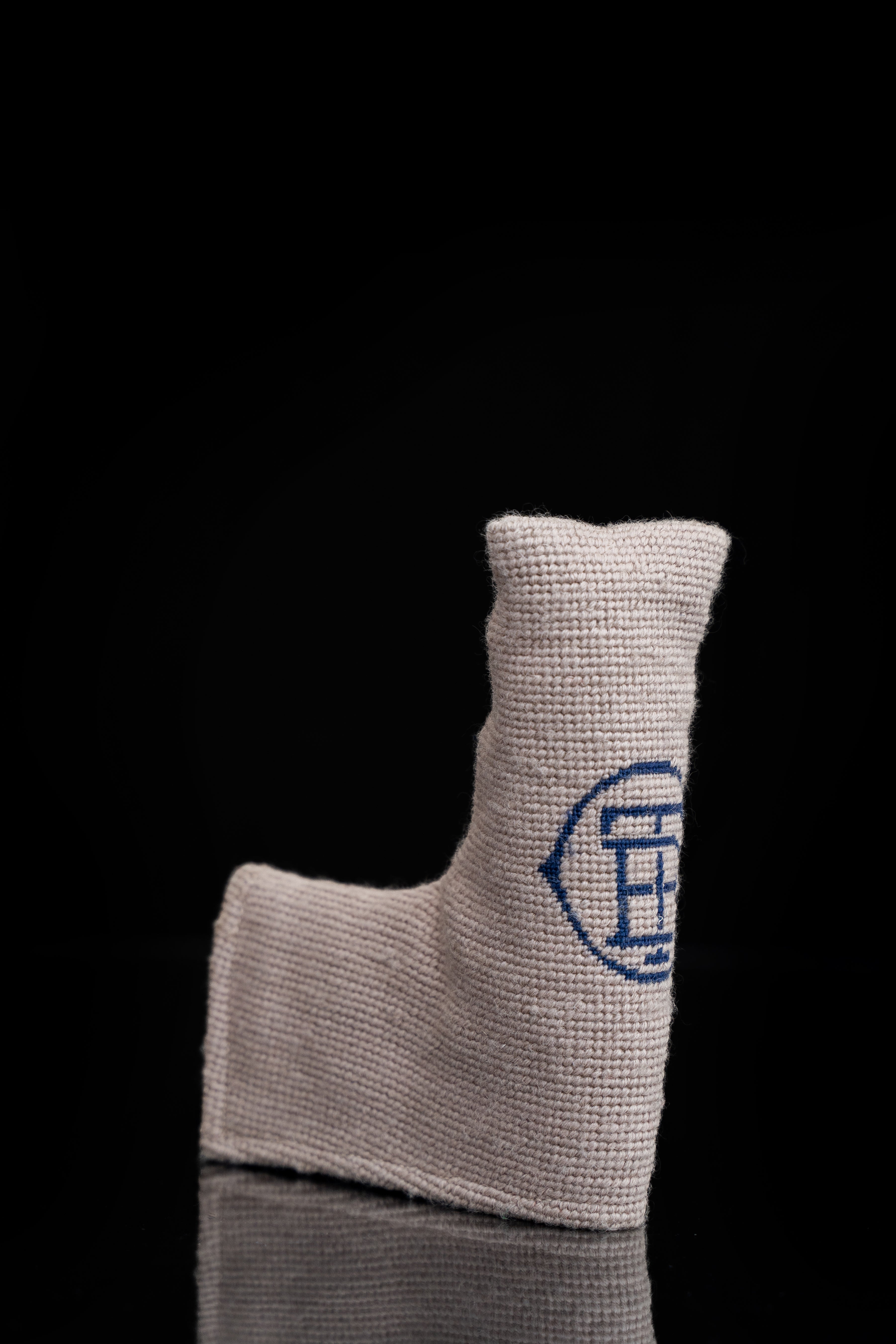 2019 Cream/Navy TBC Needle Point